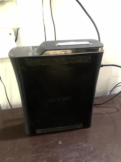 USED XBOX 360 JASPER JAIL BREAK 120 GB WITH A COLLING DEVICE