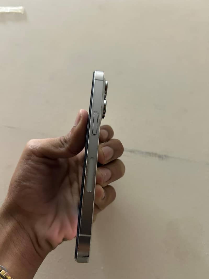 IPHONE 14 PRO 1