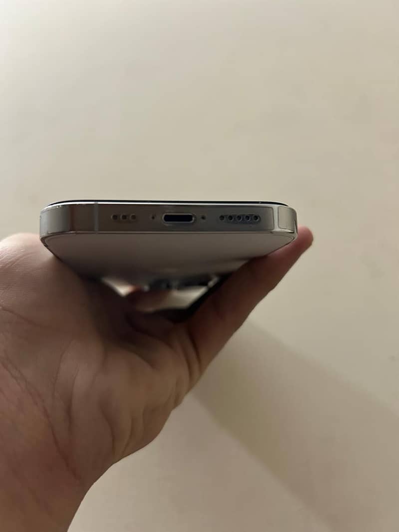 IPHONE 14 PRO 4