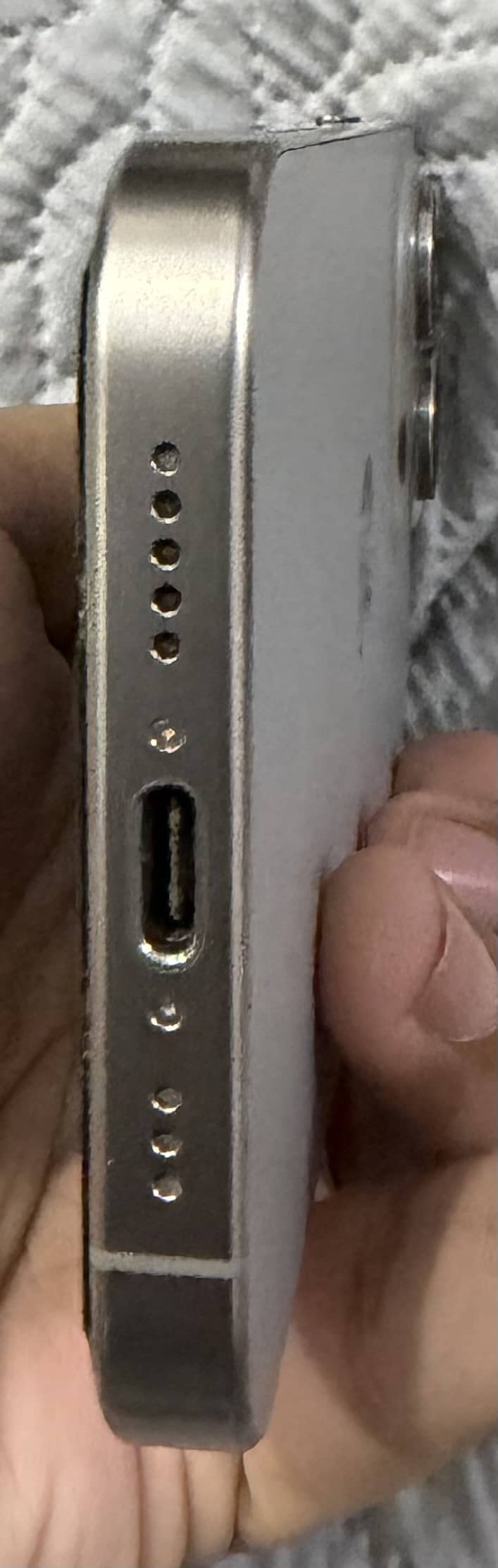 Apple iPhone 15 Pro 2
