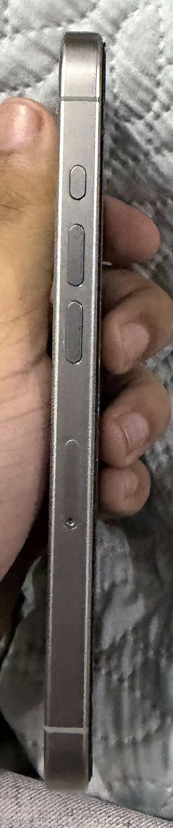 Apple iPhone 15 Pro 3