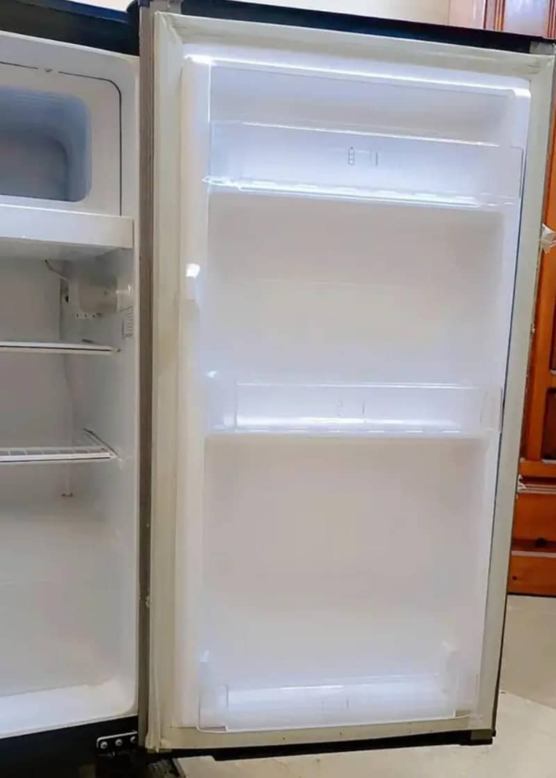 pel fridge 0