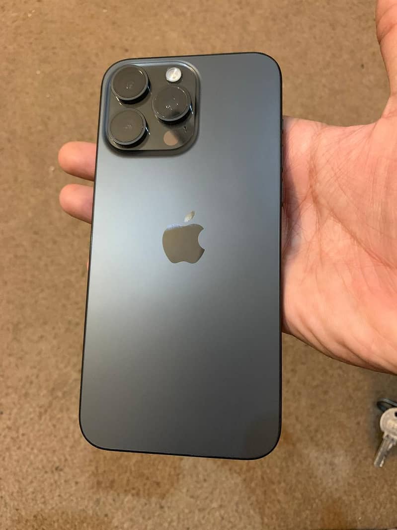iPhone 15 pro max 0