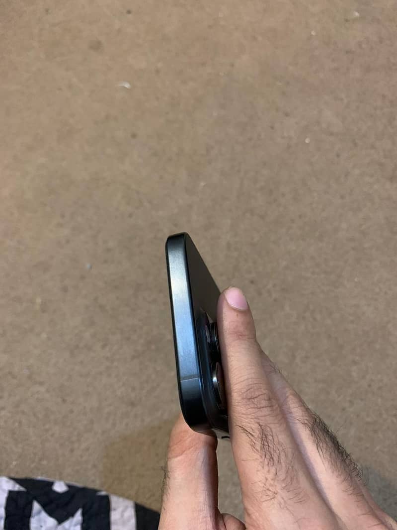iPhone 15 pro max 3