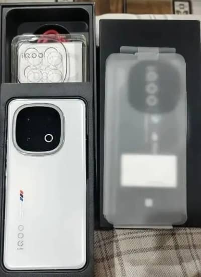 oneplus, vivo IQOO 13 16/5 Realme GT 8 pro Aramco F1 edition Nn Activ,