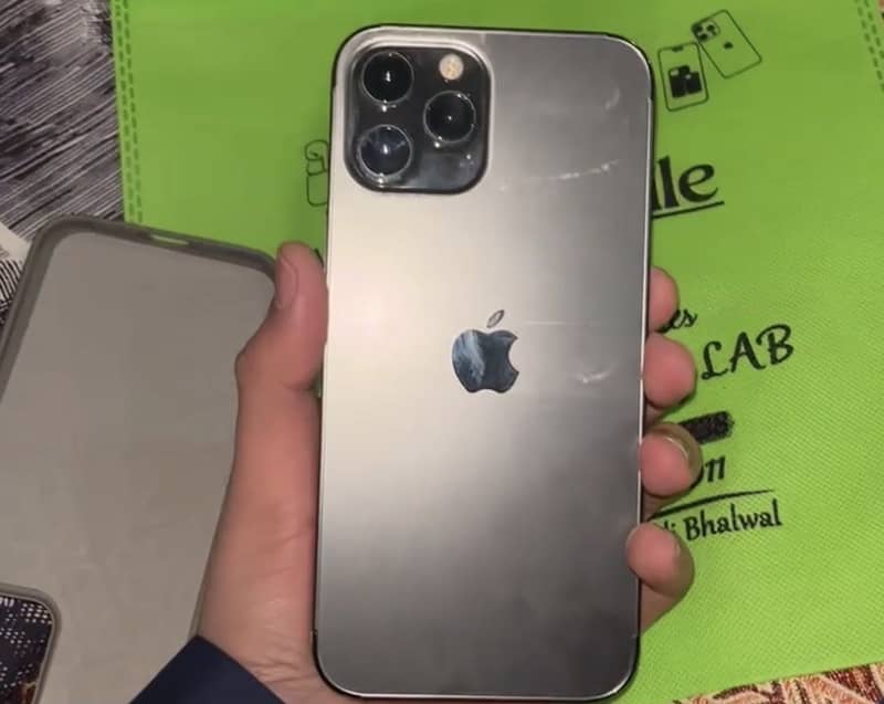 Iphone 12 pro max 1