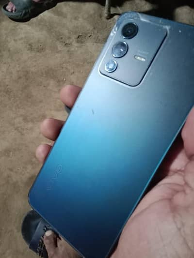 v23 5g 12/256gb with box and charger