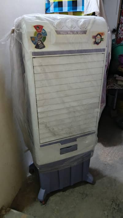 National Tower Dual Hybrid Ac/Dc Inverter air cooler with LED lights.