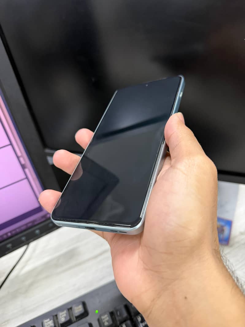 Oneplus Ace 2V 3