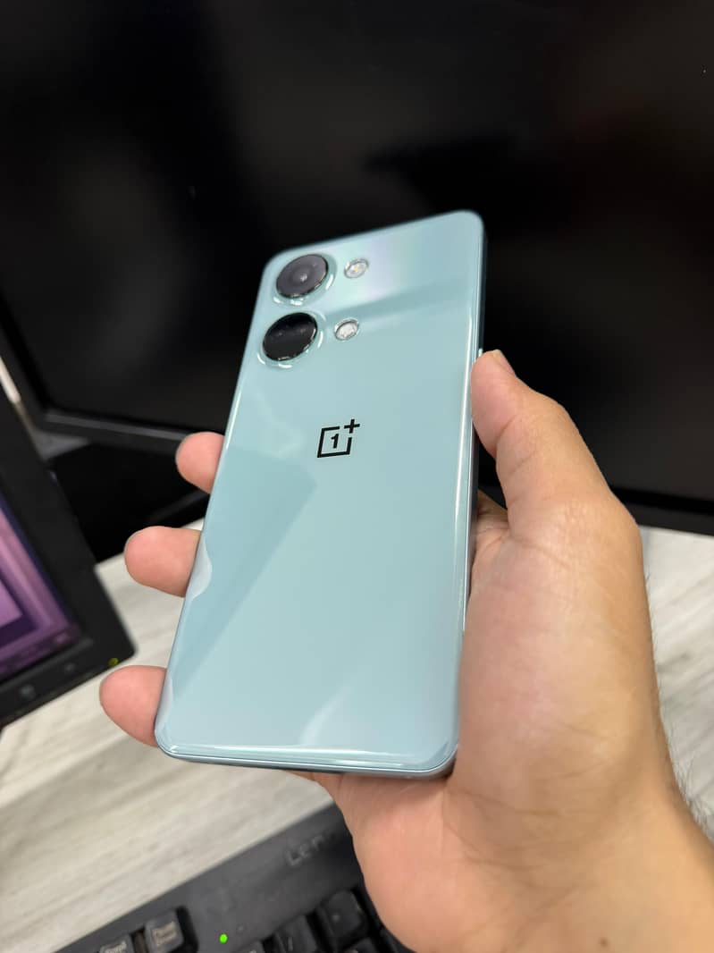Oneplus Ace 2V 4