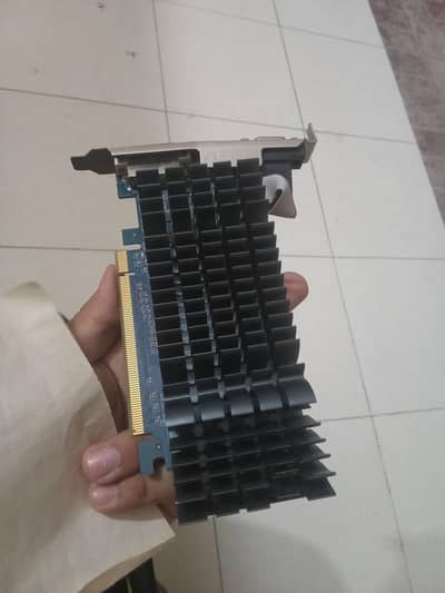 NVIDIA GT 610 DIRECT X 11 ( 1 GB )