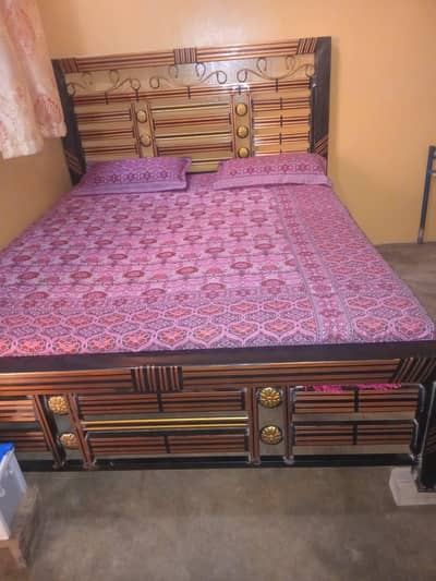 Low Maintenance Iron Bed (Excellent Condition)