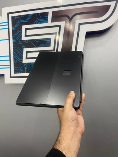 Surface Pro 9 Core i7 Gen 12 16GB Ram 256GB SSD 8GB Intel Graphic