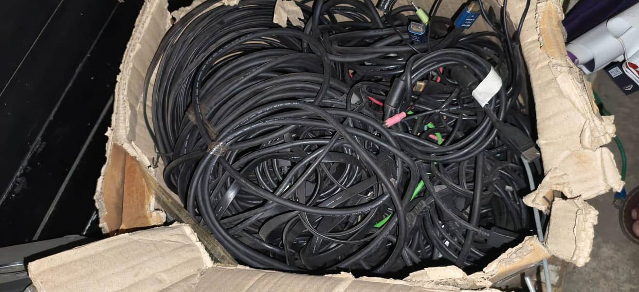 HDMI cable 0