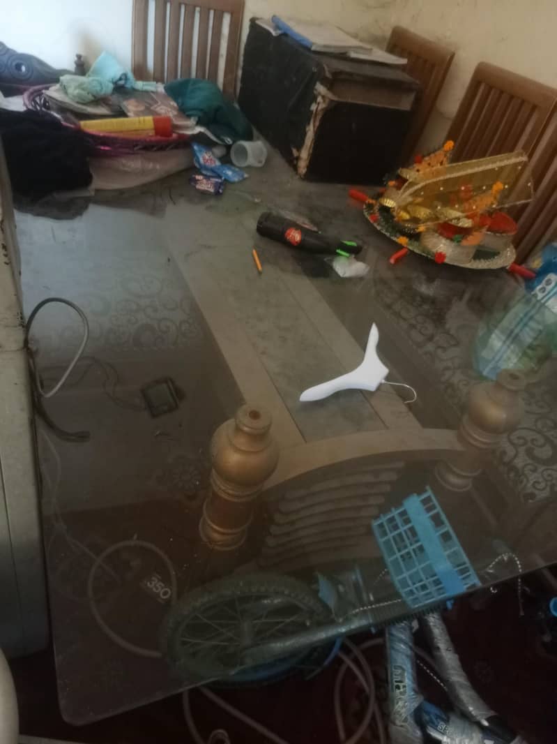 dining tablr chiar 0