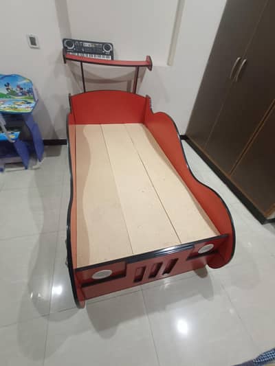 kids bed without mattress, slightly used.