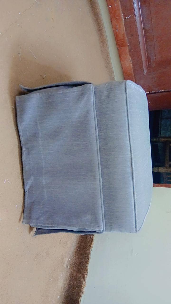 Sofa with puffy 1