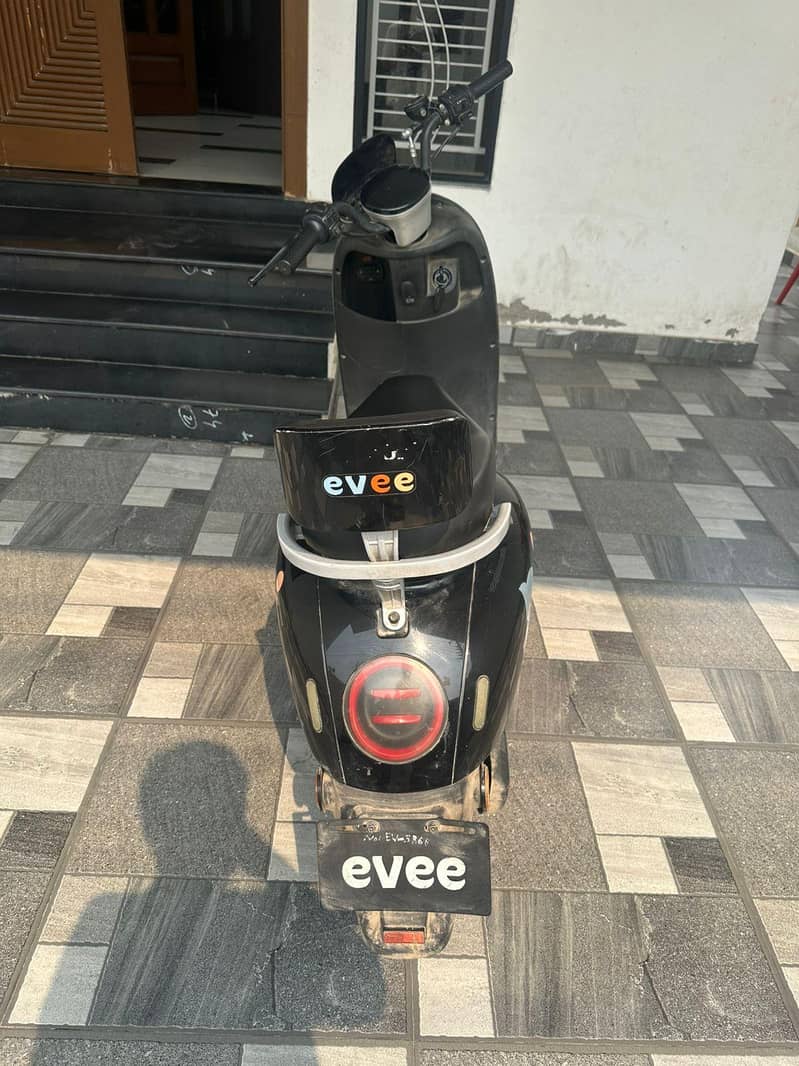 EV Nisa 1