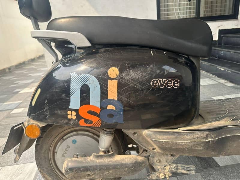EV Nisa 4