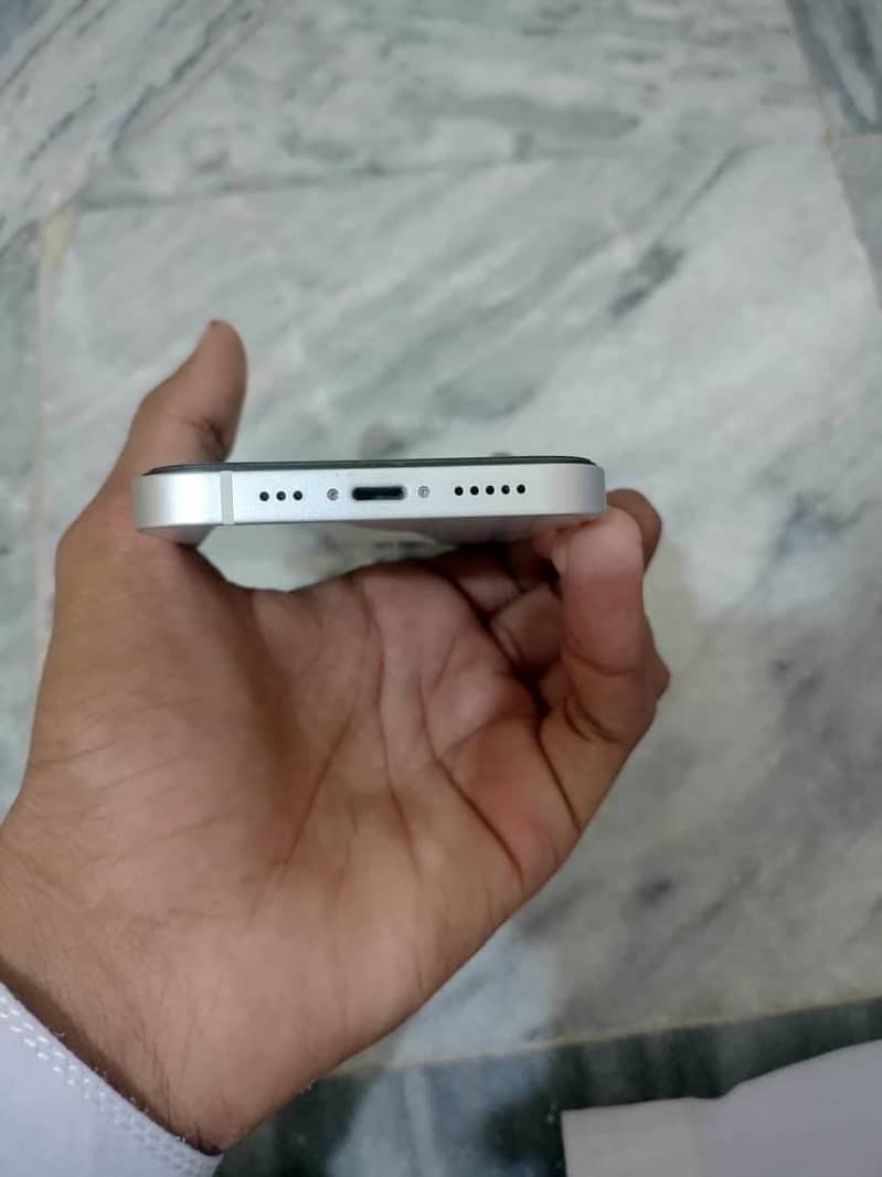 iPhone 13 1