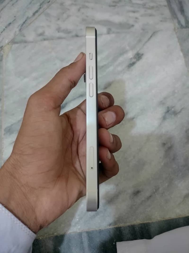 iPhone 13 2