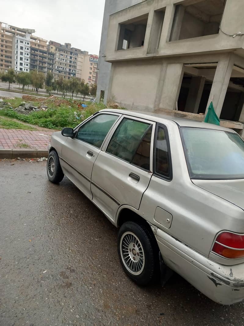 Kia 2001 4
