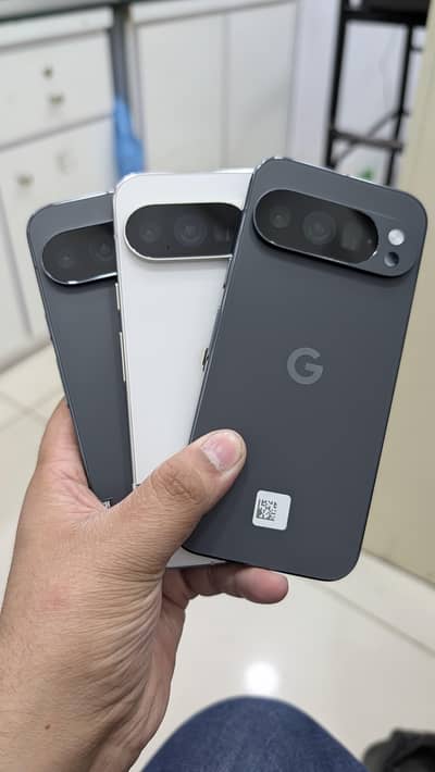 Google Pixel 10 Pro 16GB & 128GB Water Pack