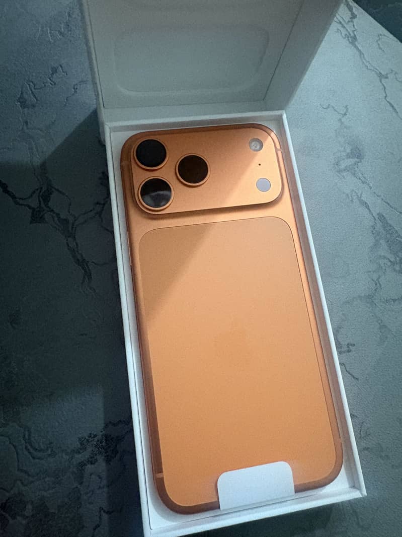 Non Active 17 pro max 4