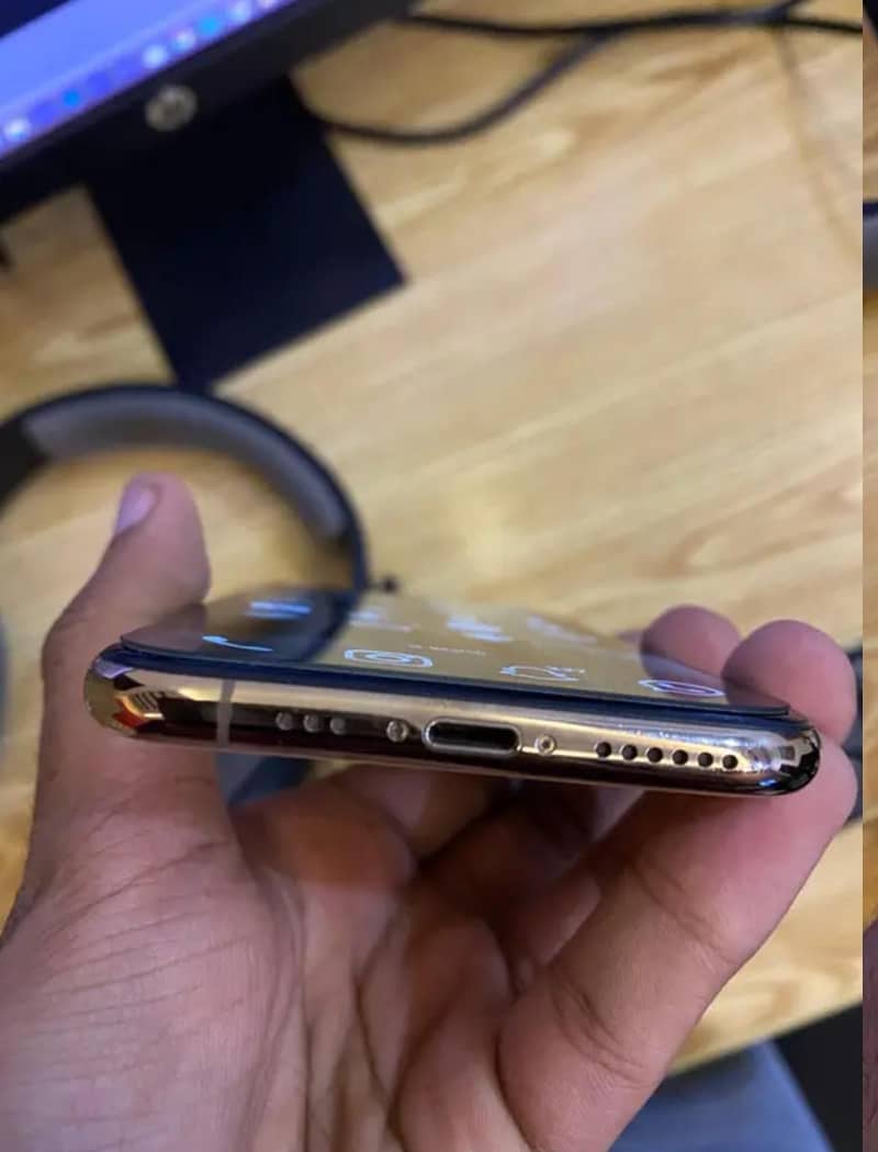 iPhone XS 1