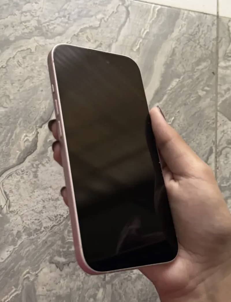 iPhone 15 plus 3