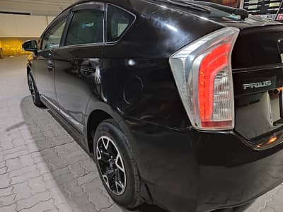 Toyota Prius S Touring Selection 1.8 2012 (1800 cc)