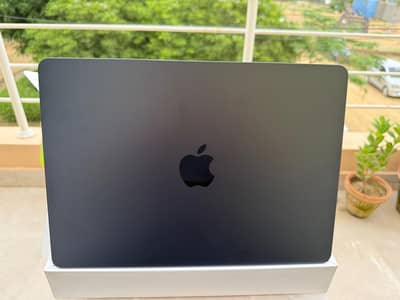 Macbook Air M3 (Canada)