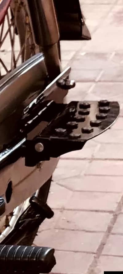 folding footrest
