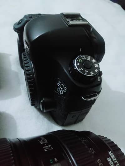 canon 6D full frame DSLR camera with 24-105