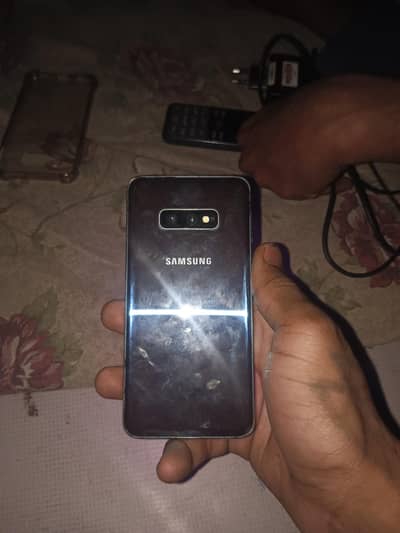 Samsung s10e