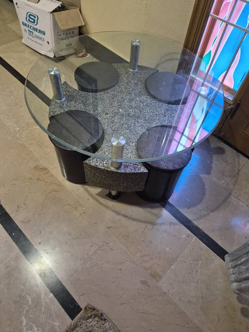 Round Table and Rectangle table 0