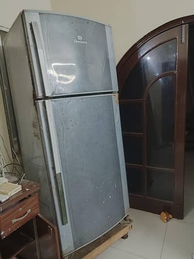 dawlance large size urgent sale fridge
