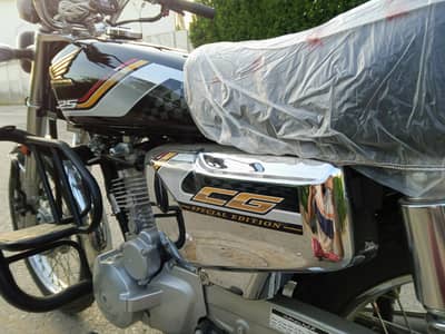 Honda CG 125 SE Black 2026 | 2500km | Showroom Condition | 15k+ Free