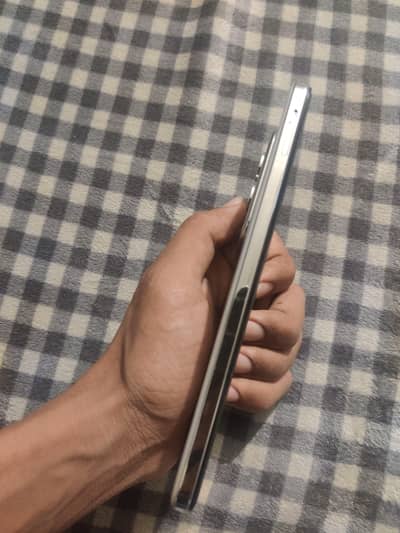 vivo y29 saaf halat main hai