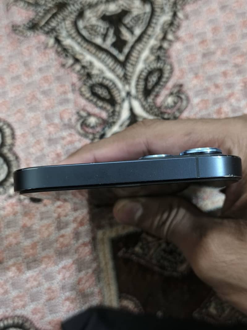 IPhone 12 Pro Max 4