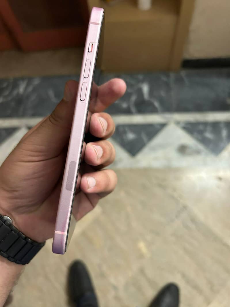 Iphone 15 plus pink 2