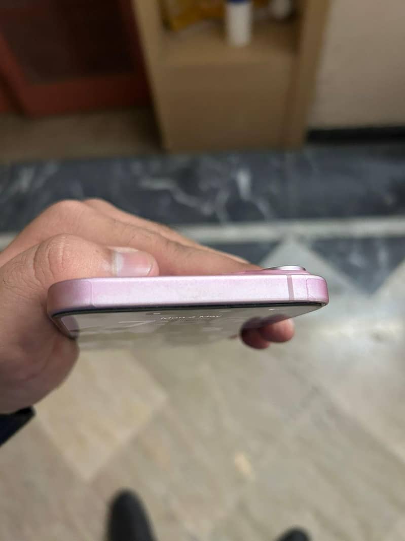 Iphone 15 plus pink 4