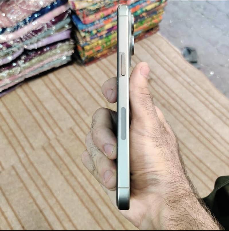 Iphone 15 pro max 2