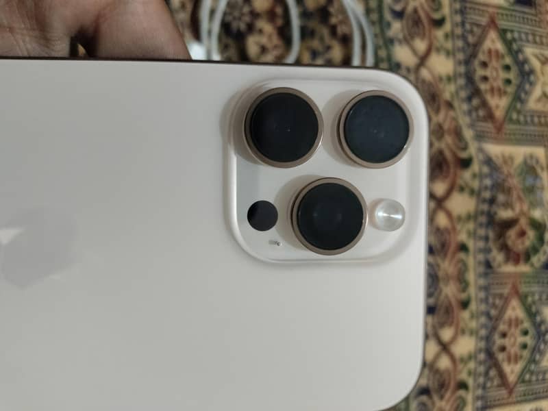 iphone 16 Pro Max 3