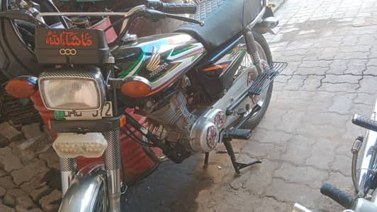 Honda 125 (2016)Genuine Condition For urgent Sale