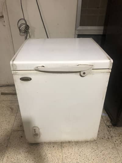 Waves deep freezer