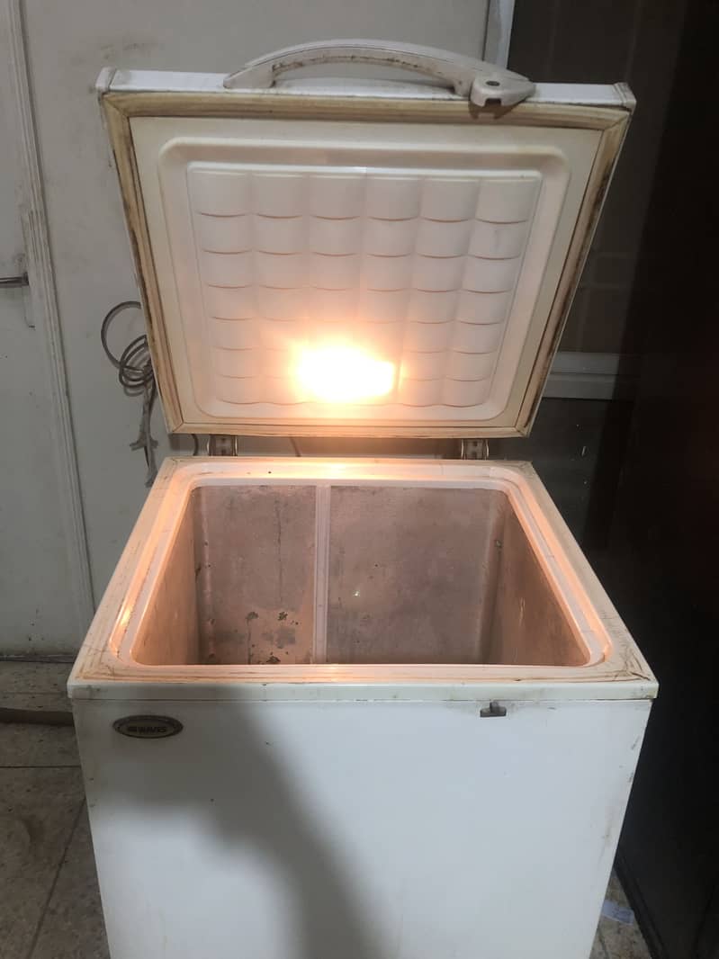 Waves deep freezer 5