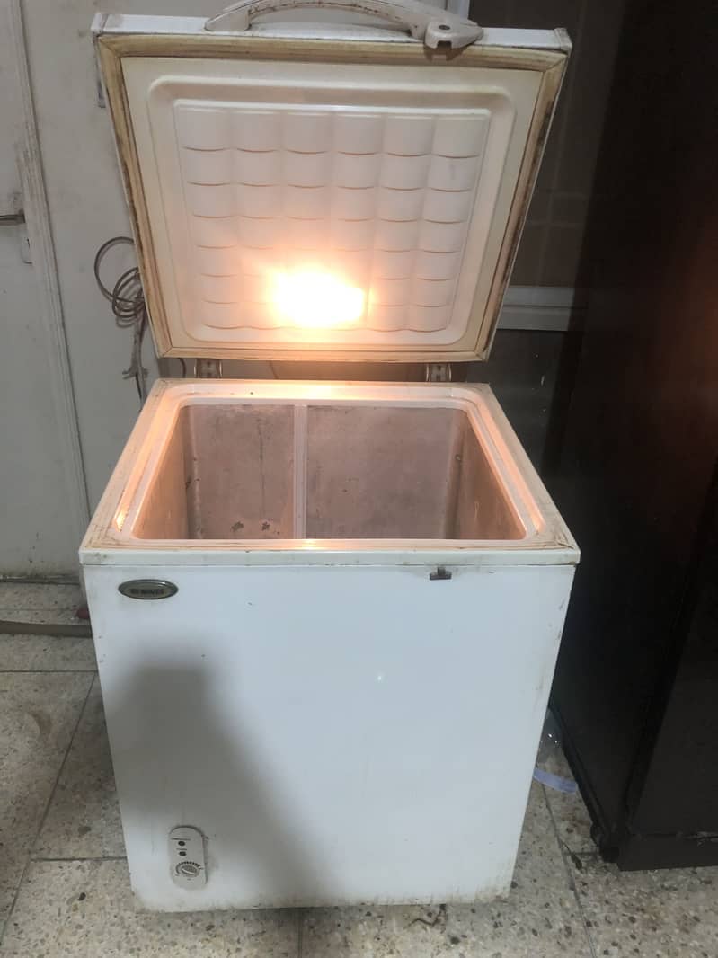 Waves deep freezer 6