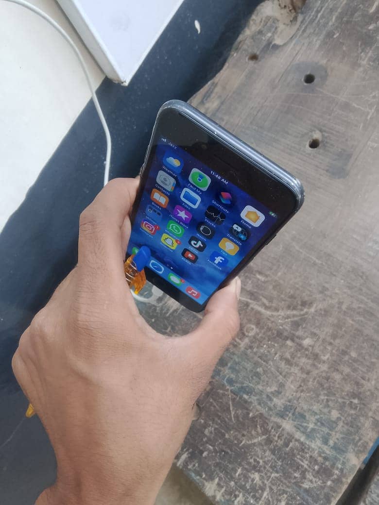 Apple iPhone 7pta 4