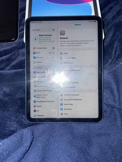 I pad 10th generation 2022 64gb with box